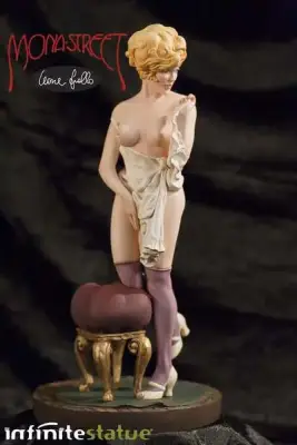 Statue mona street extra